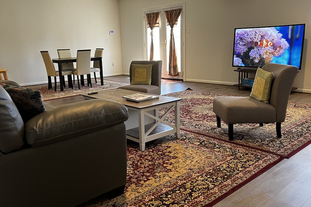 Photo of Livingroom in Potomac