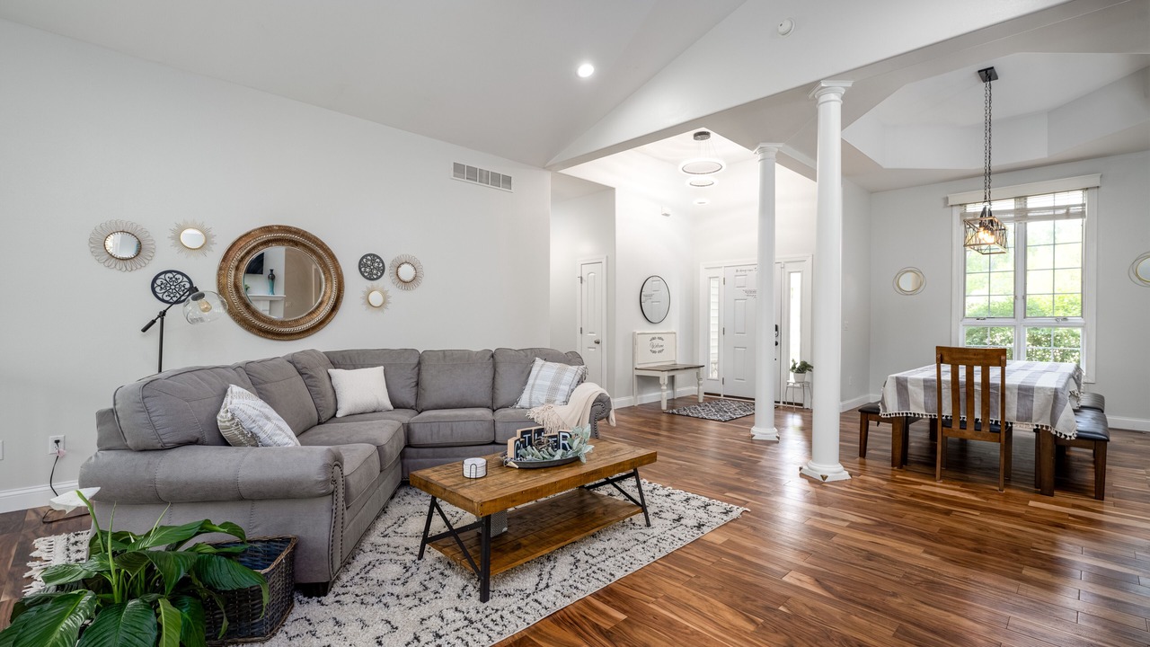 Photo of Livingroom in Cedar Rapids