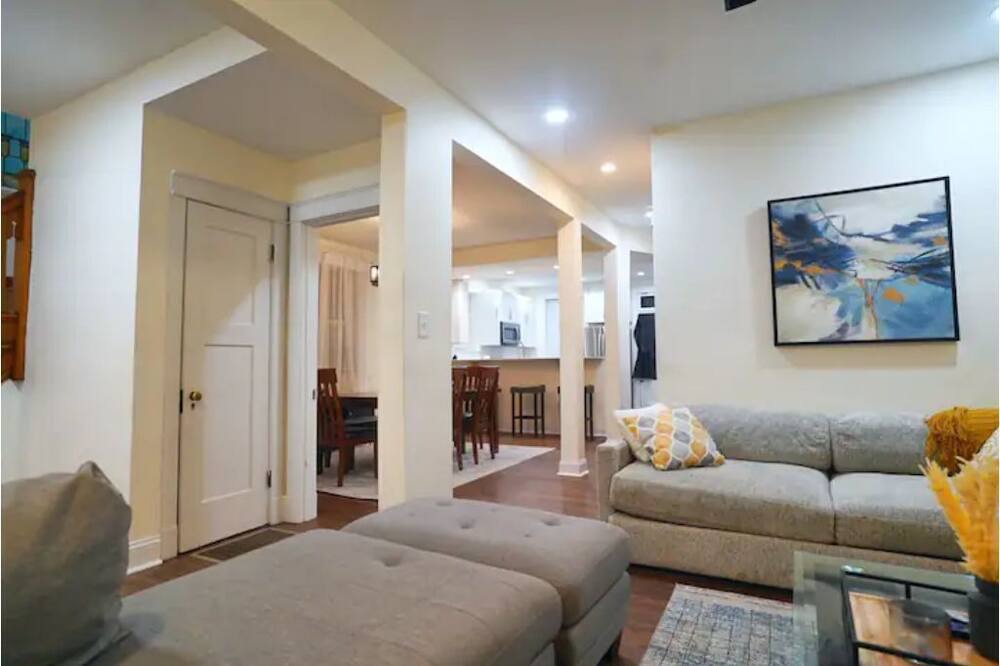 Photo of Livingroom in Tower Grove East