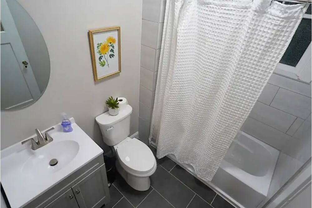 Photo of Bathroom in Tower Grove East