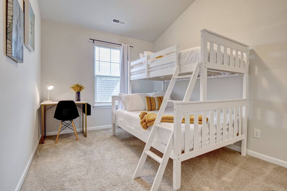 Photo of Bedroom in Murraysville