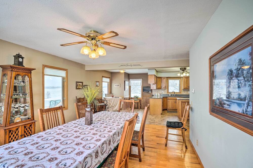 Photo of Livingroom in Troy Mills