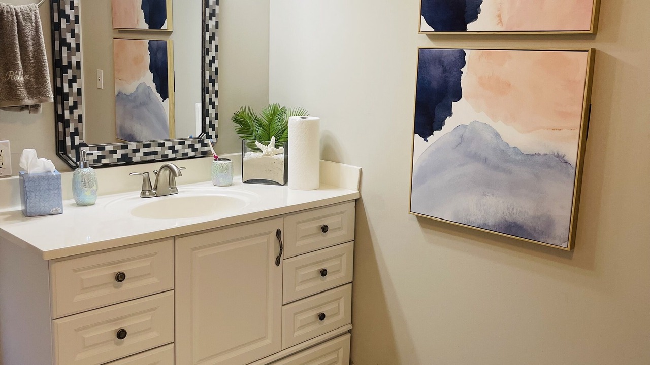 Photo of Bathroom in Calhoun
