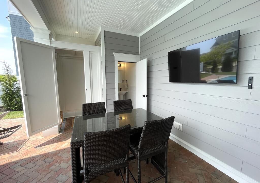Photo of Outdoor in Admiral Estates