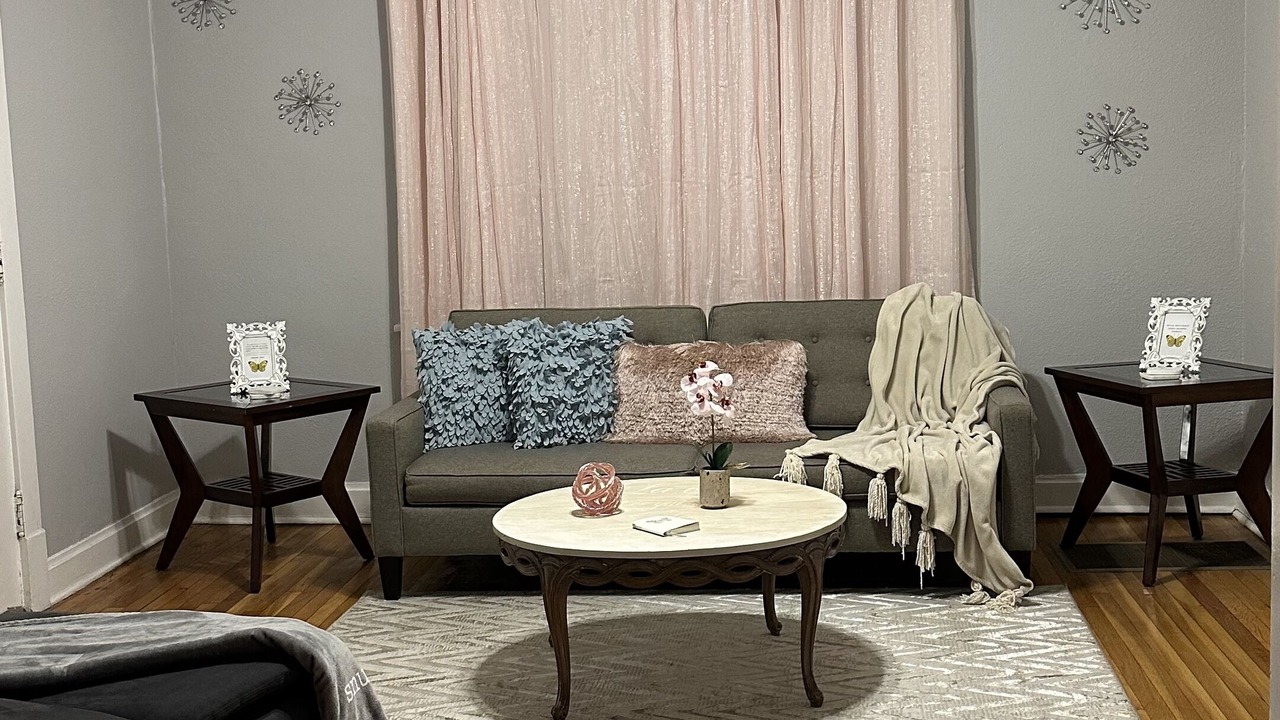 Photo of Livingroom in University City