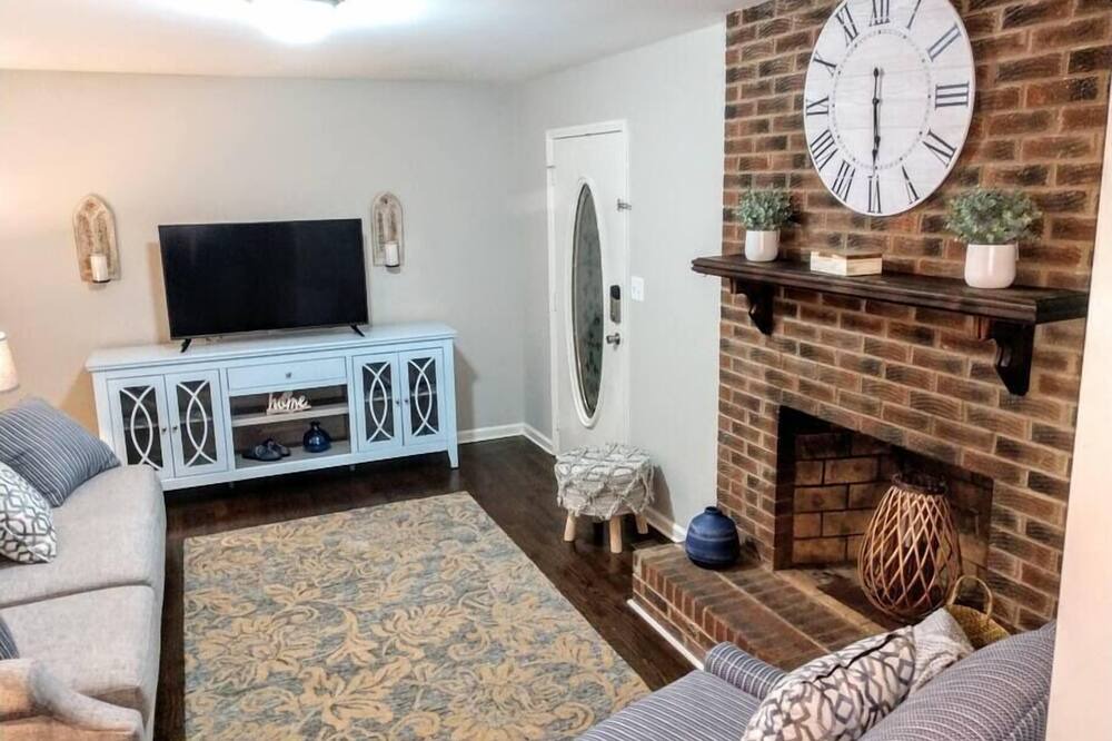 Photo of Bedroom in Garner