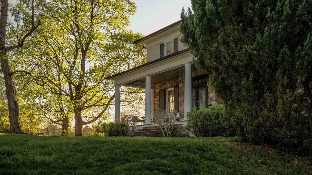Photo of Outdoor in Round Hill