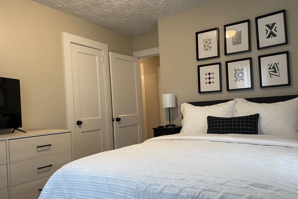 Photo of Bedroom in Gadsden