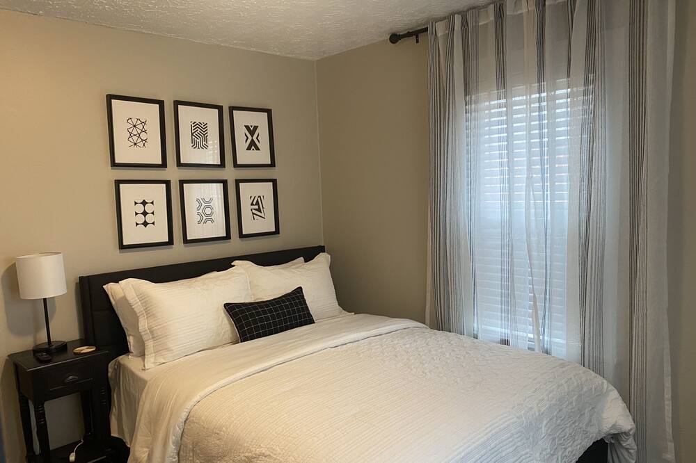 Photo of Bedroom in Gadsden