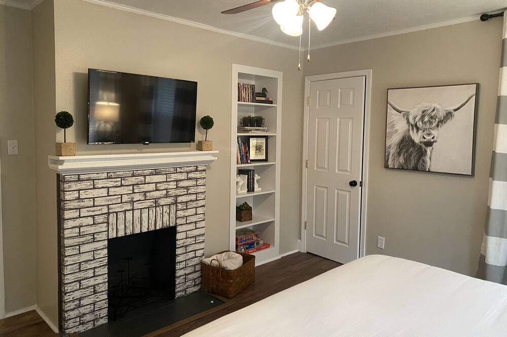 Photo of Bedroom in Gadsden