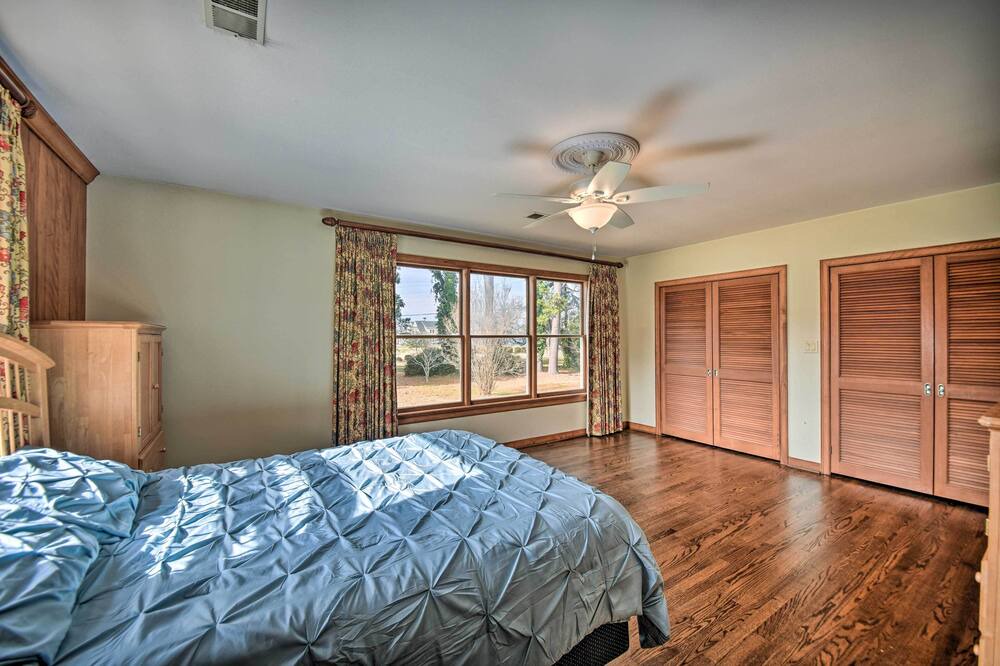 Photo of Bedroom in Elizabeth City