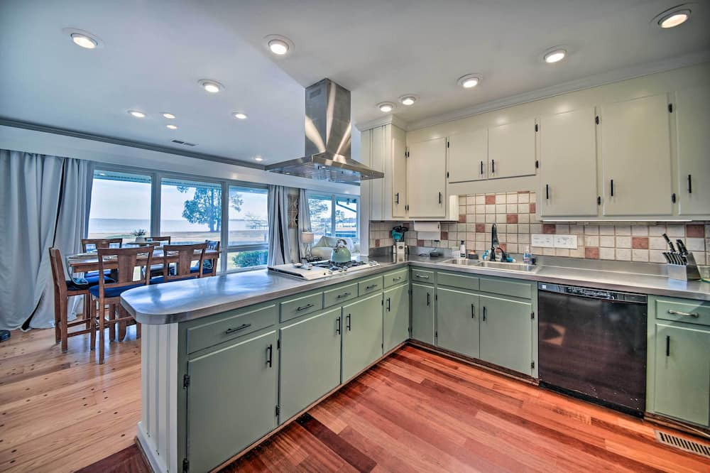 Photo of Kitchen in Elizabeth City