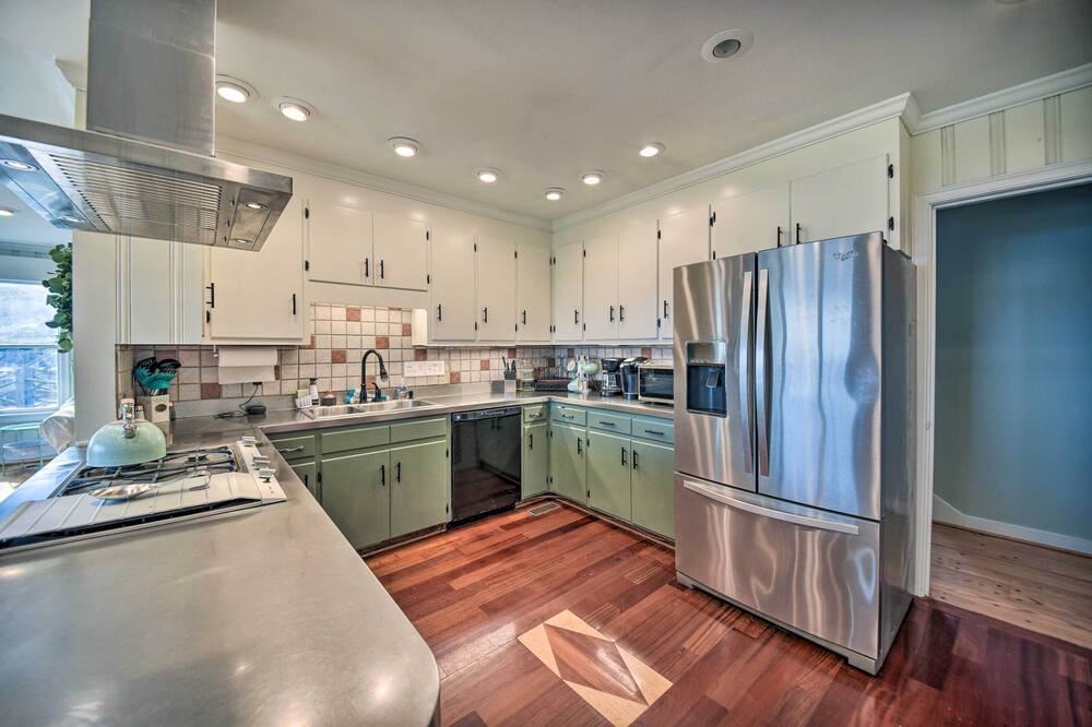 Photo of Kitchen in Elizabeth City
