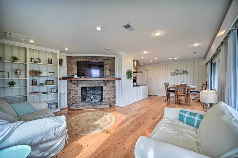 Photo of Livingroom in Elizabeth City