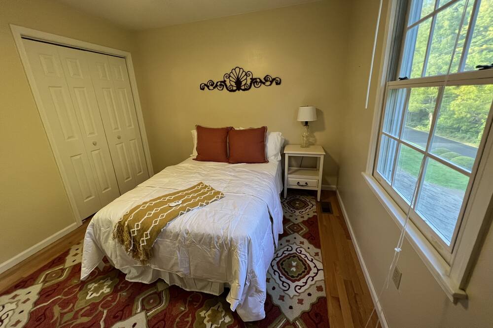 Photo of Bedroom in Coatesville