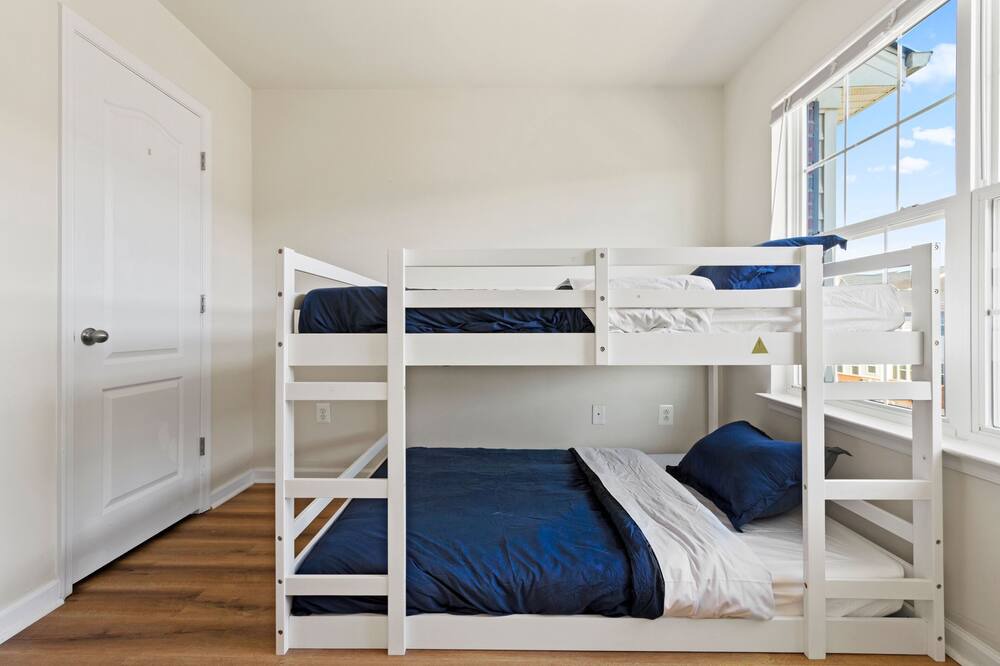 Photo of Bedroom in Glen Burnie