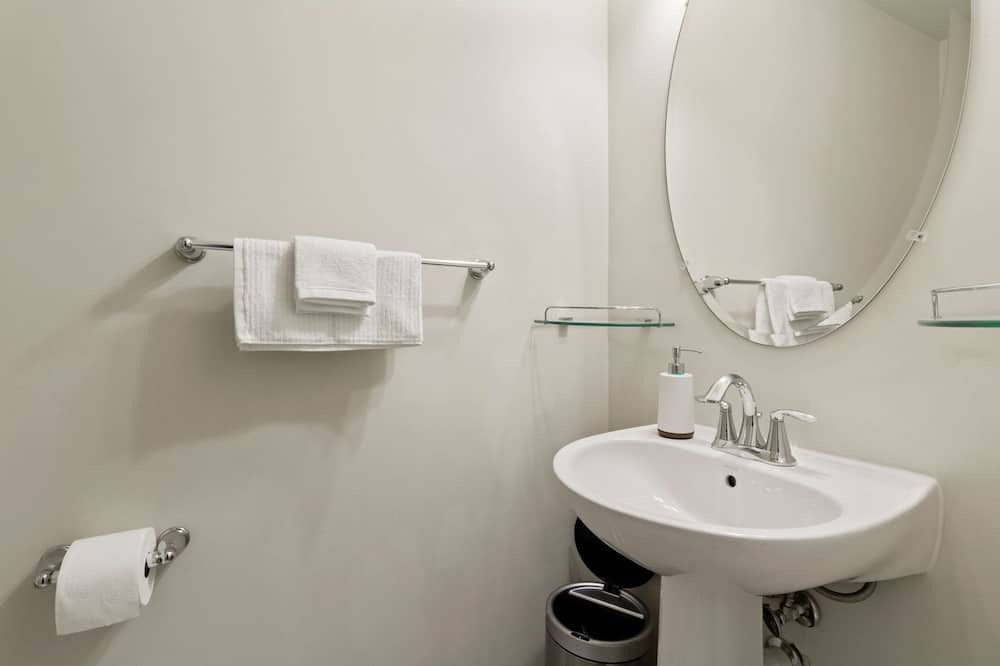 Photo of Bathroom in Glen Burnie