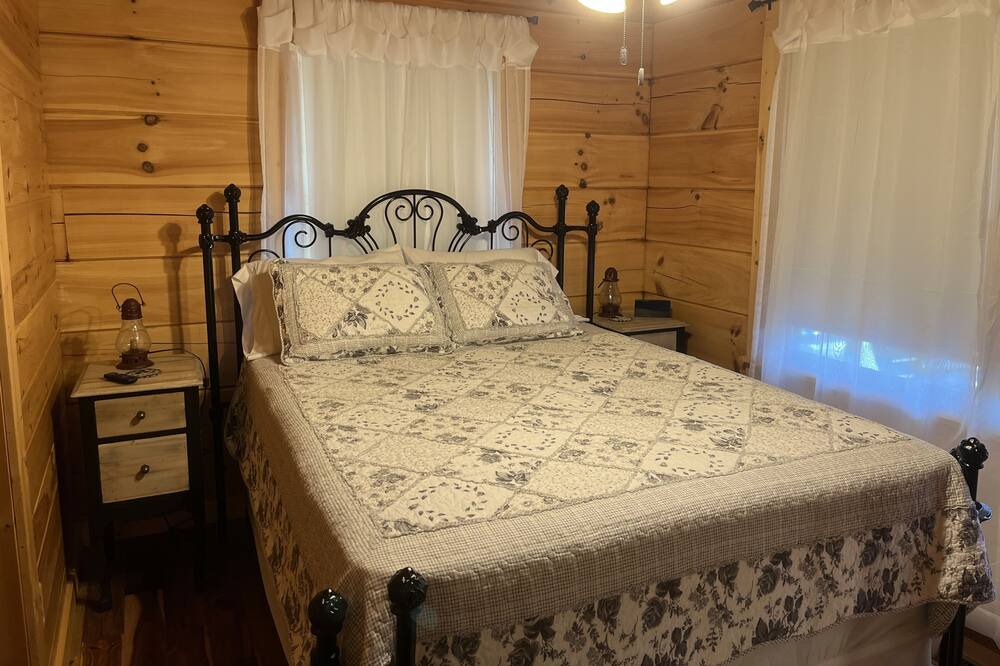 Photo of Bedroom in Dunlap