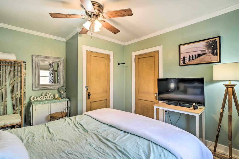 Photo of Bedroom in Moline