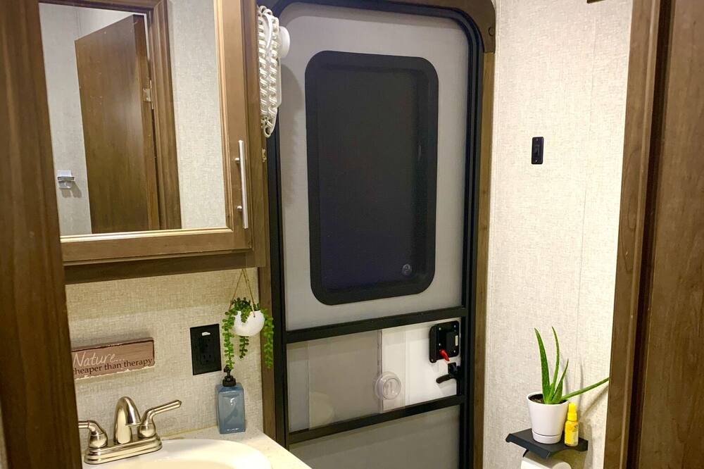 Photo of Bathroom in Centre