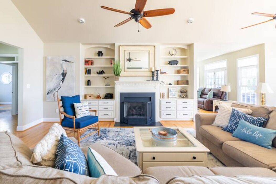 Photo of Livingroom in Twin Oaks