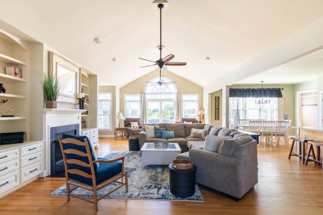 Photo of Livingroom in Twin Oaks