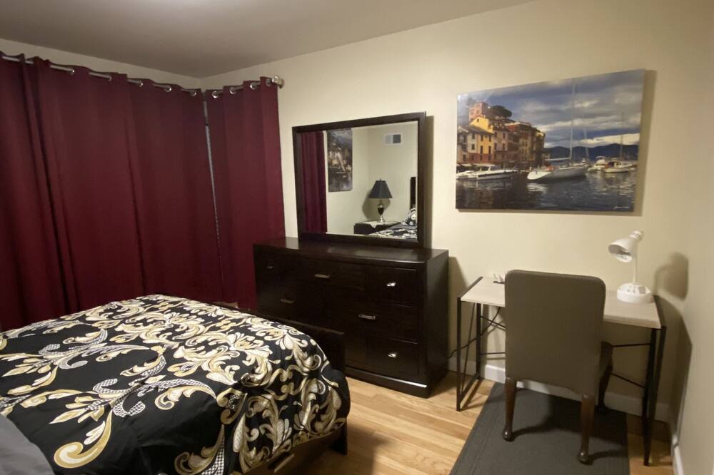 Photo of Bedroom in Skokie