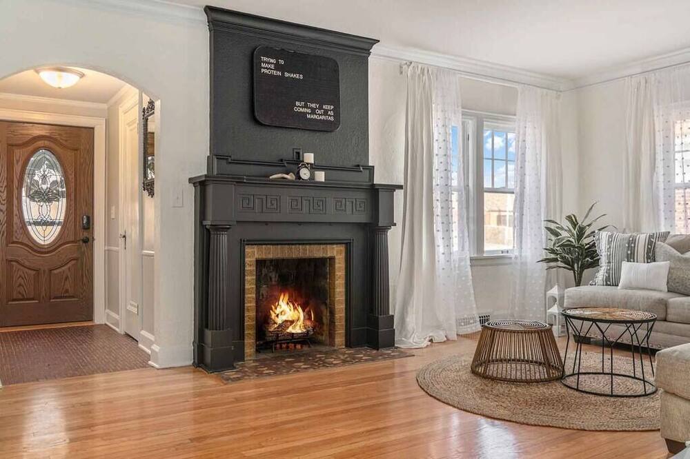 Photo of Bedroom in Aksarben - Elmwood Park