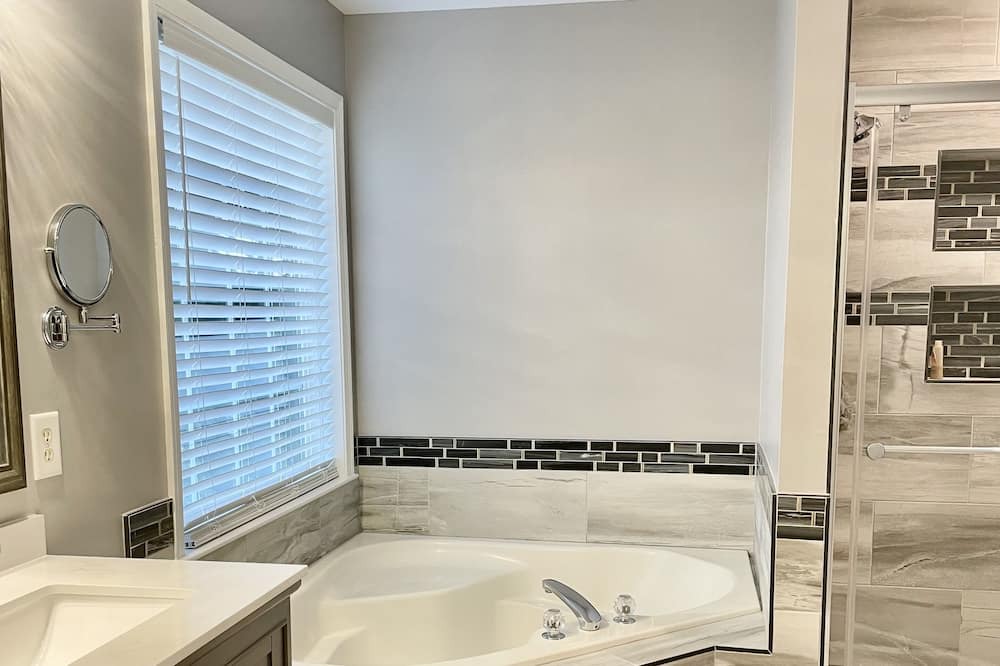 Photo of Bathroom in George Washington