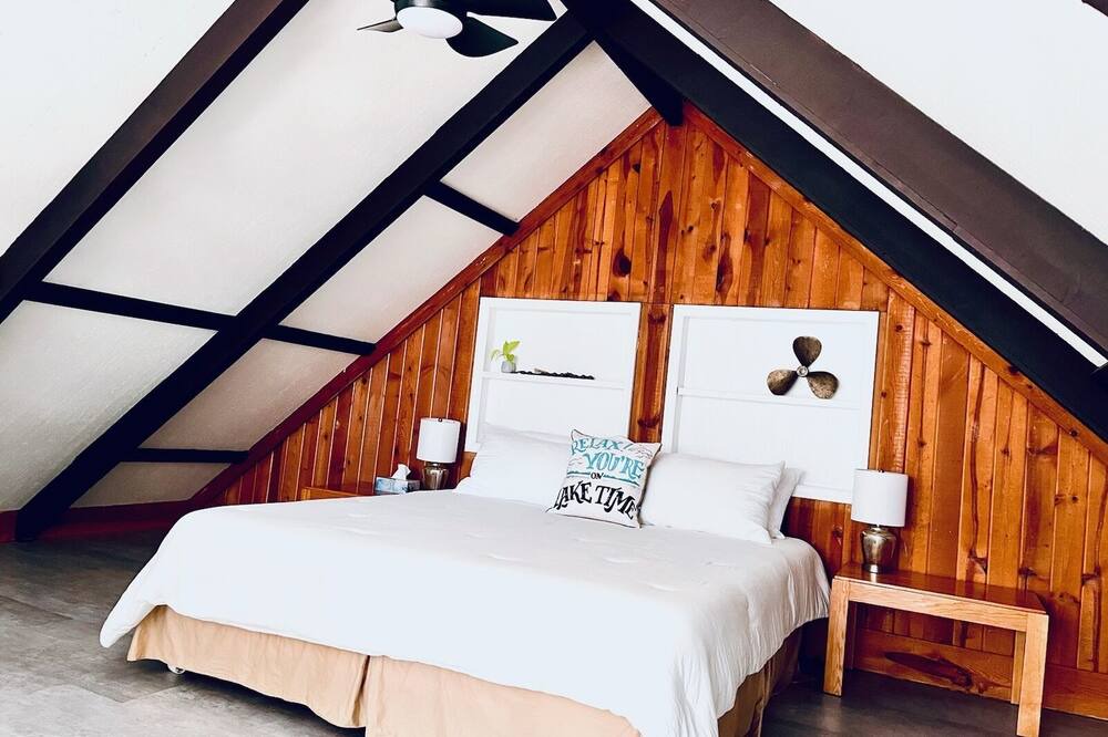 Photo of Bedroom in Lake of the Woods