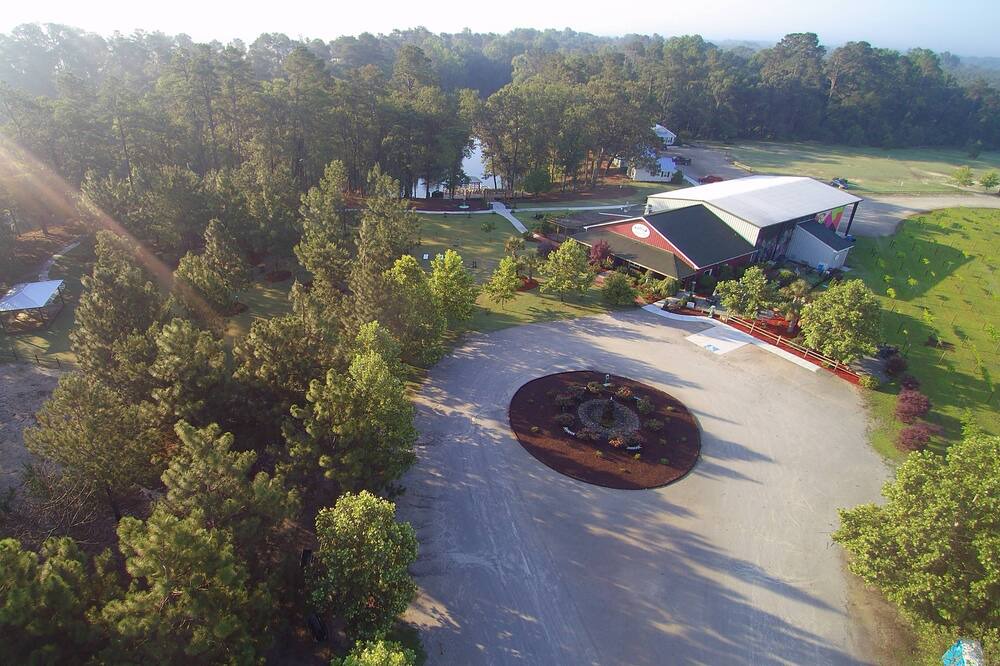 Photo of Outdoor in Elizabethtown