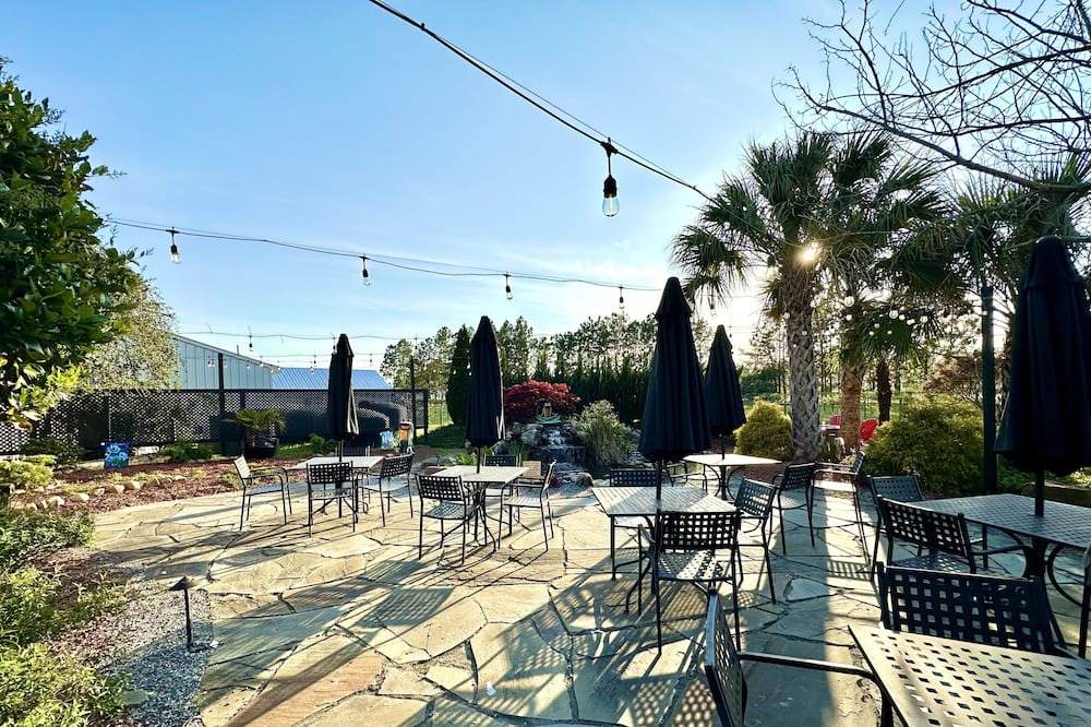 Photo of Outdoor in Elizabethtown
