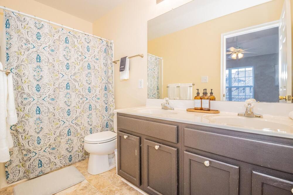 Photo of Bathroom in Parole