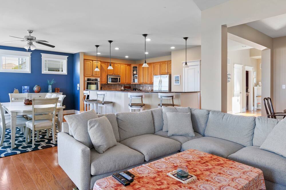 Photo of Livingroom in West Beach