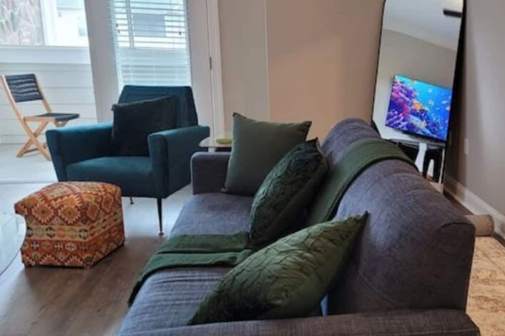 Photo of Livingroom in Spring Lake