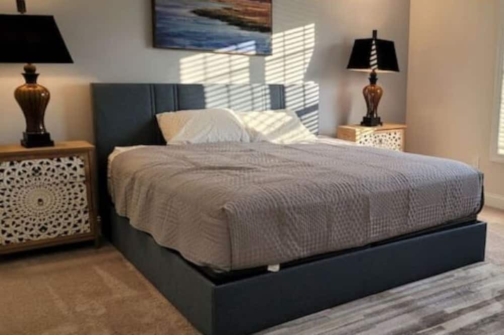 Photo of Bedroom in Spring Lake