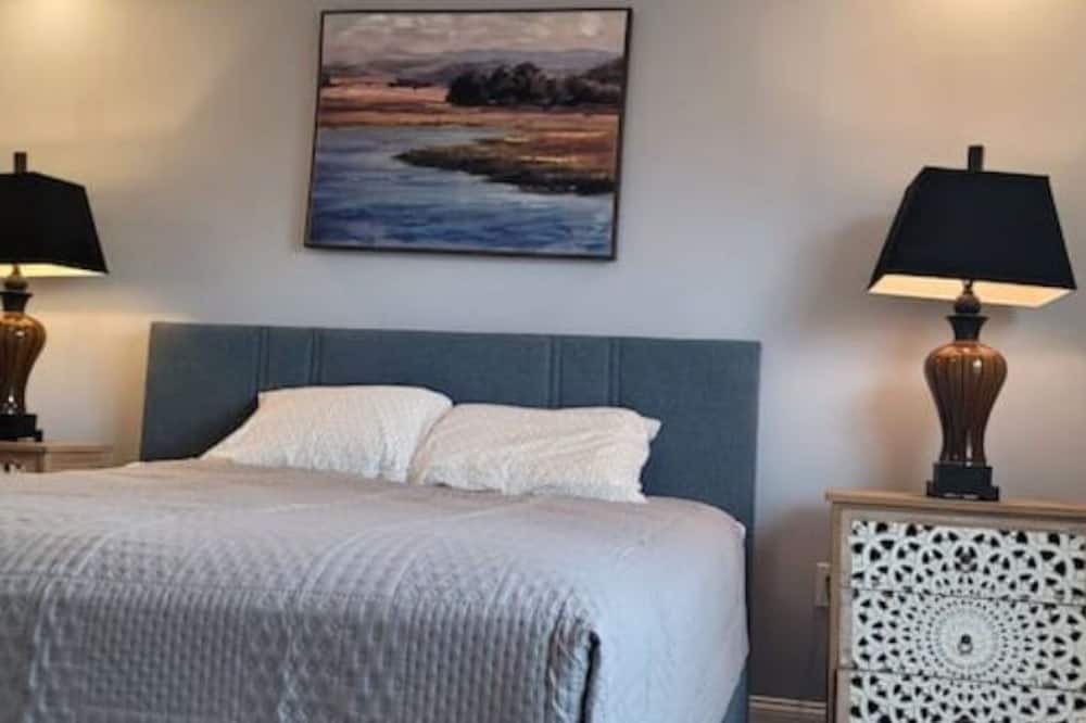 Photo of Bedroom in Spring Lake