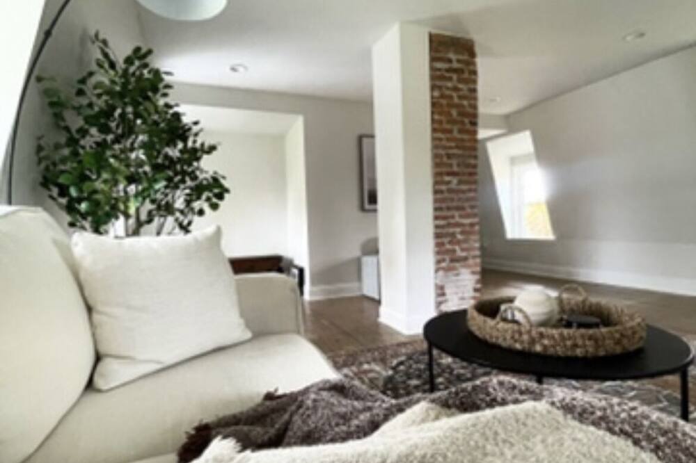 Photo of Livingroom in Chestertown