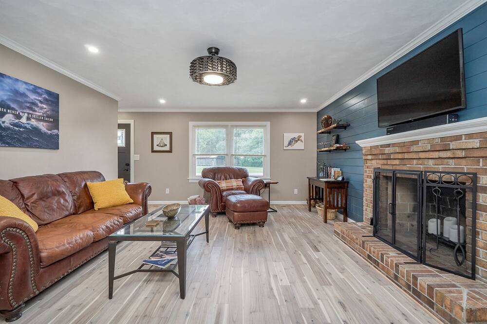 Photo of Livingroom in Elizabeth City