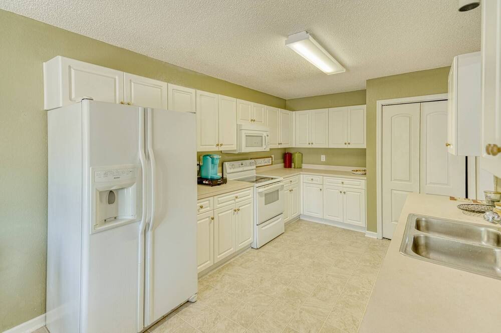 Photo of Kitchen in Huntcliff