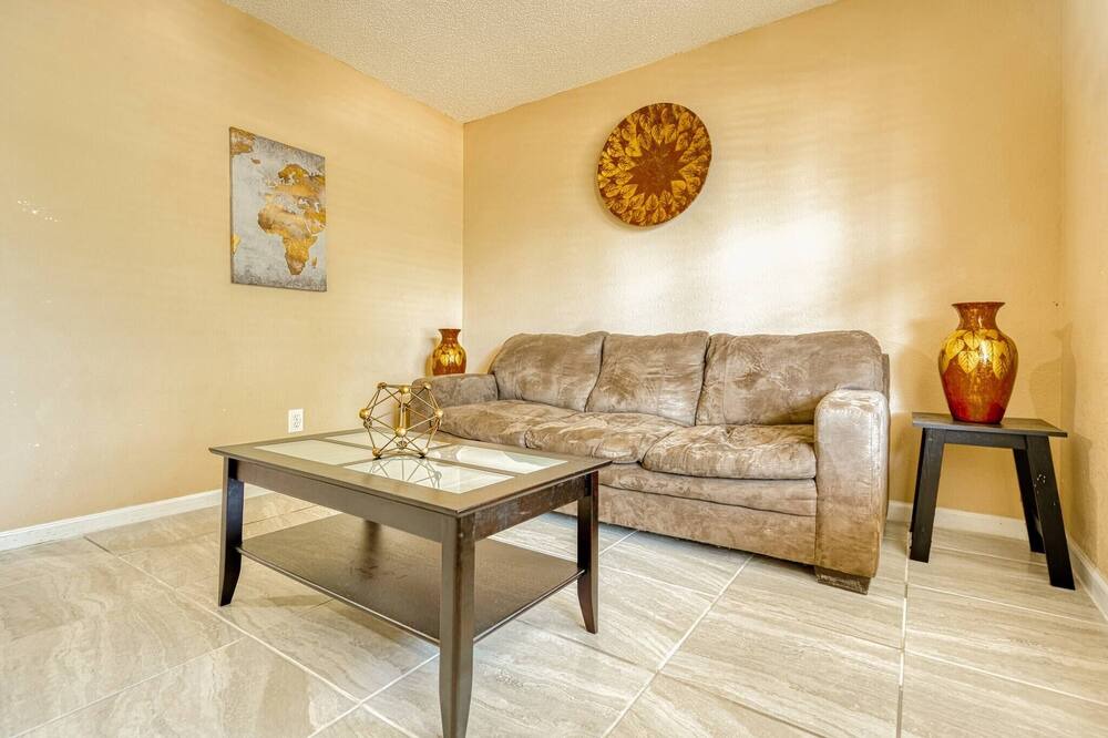 Photo of Livingroom in Huntcliff