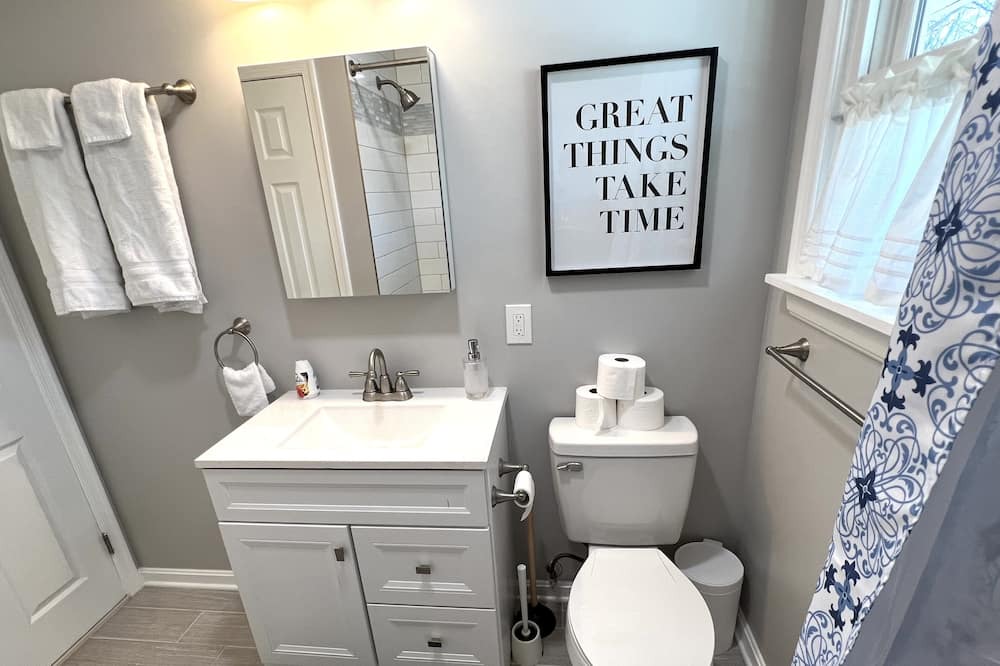 Photo of Bathroom in Arden-on-the-Severn