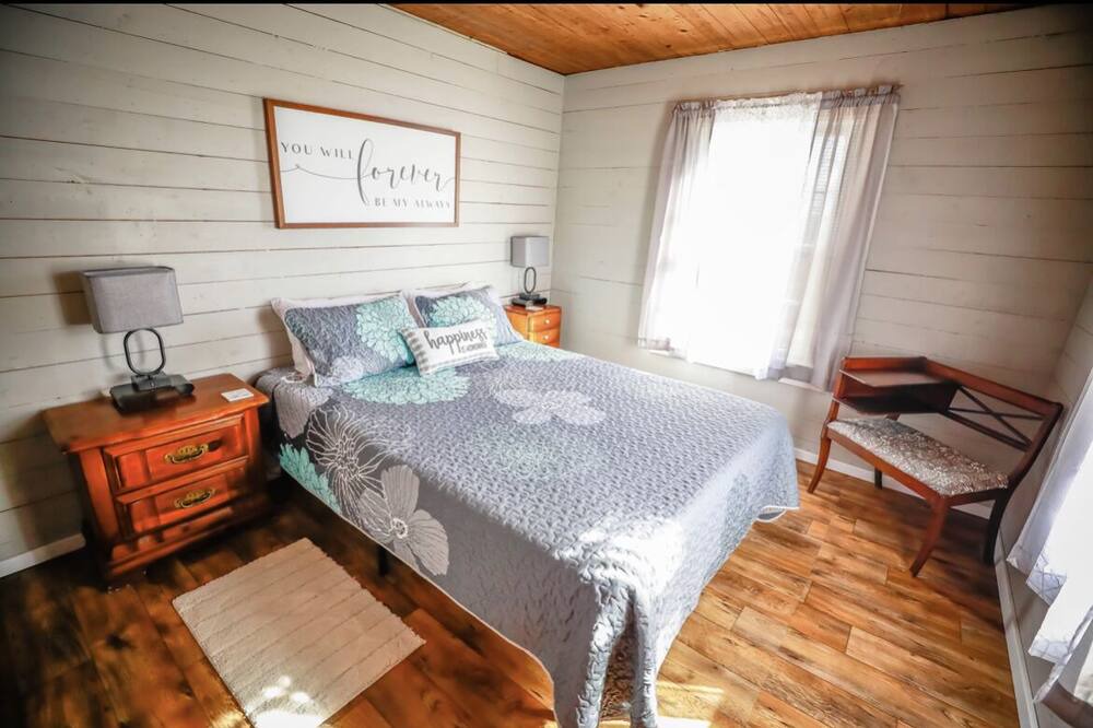 Photo of Bedroom in Fort Payne