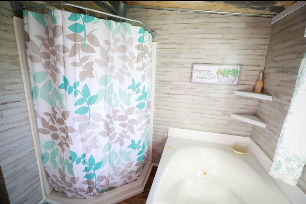 Photo of Bathroom in Fort Payne