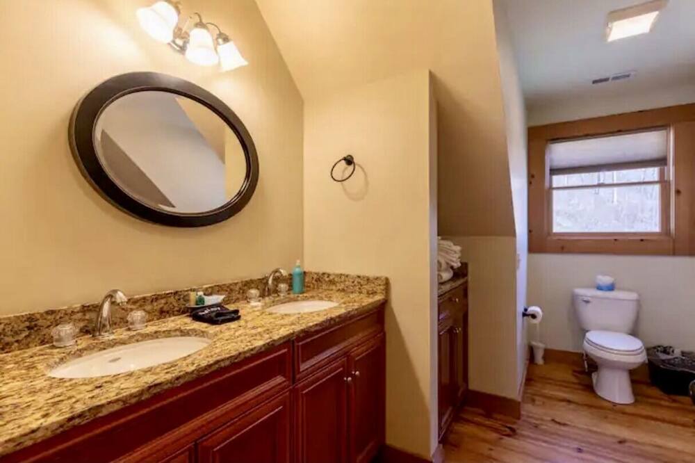 Photo of Bathroom in Frank