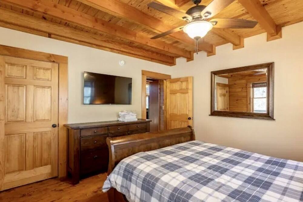 Photo of Bedroom in Frank