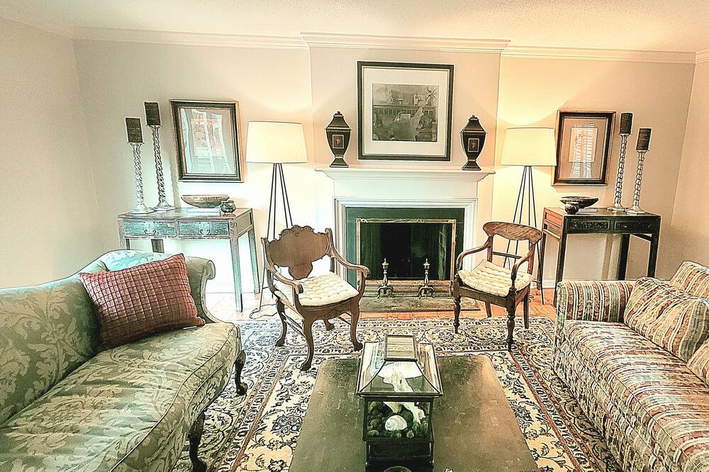 Photo of Livingroom in Montgomery