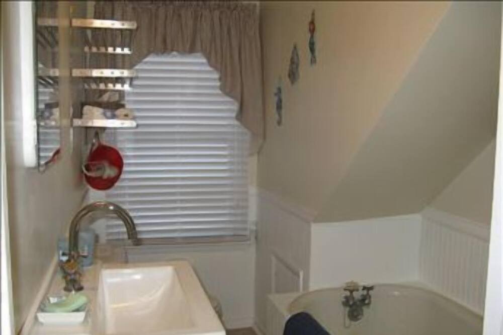 Photo of Bathroom in Surf City
