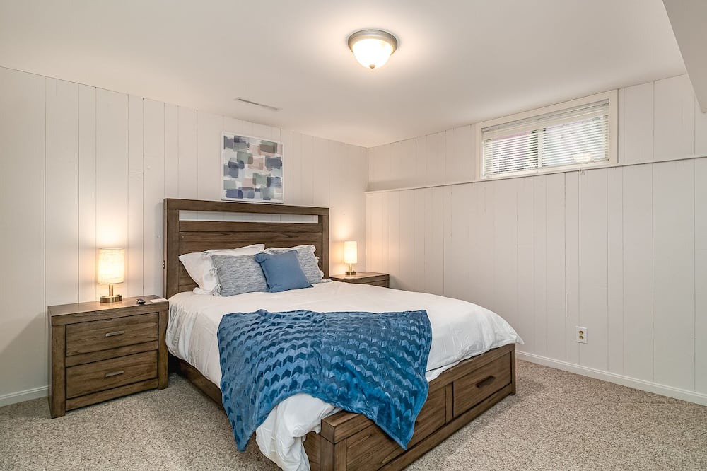 Photo of Bedroom in Elgin