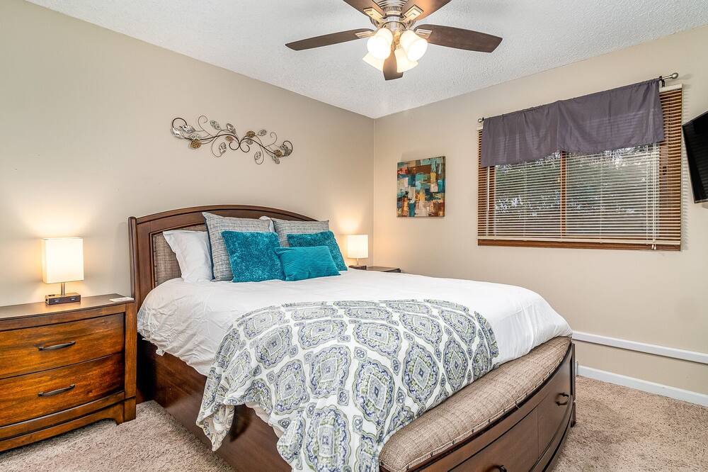 Photo of Bedroom in Elgin
